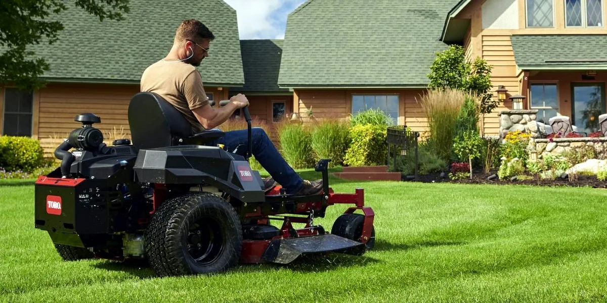 What are the advantages of a Zero Turn mower over a Riding Tractor mower?